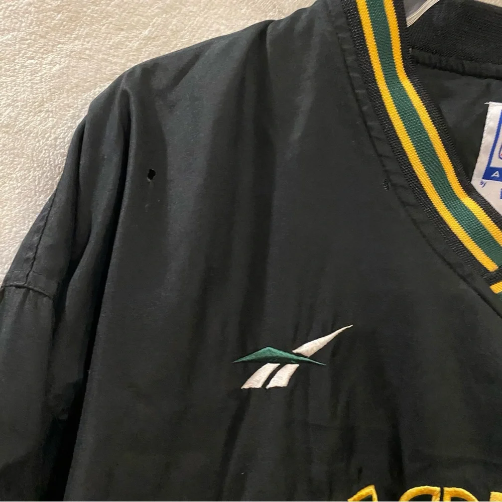 Green Bay Packers Jacket Men’s Large Black Spellout Vneck Pullover Embroidered